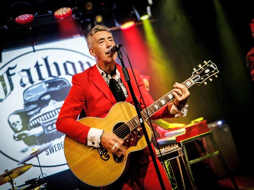 Rocklegenderna The Boppers återvänder med årets mest rockiga julshow, nu ansluter Fatboy sångaren Thomas ”Pegge” Pareigis till turnén